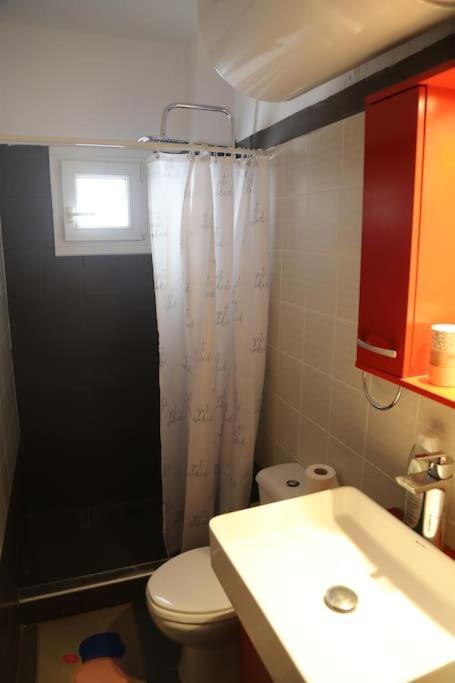 2Ndhome Peraía Екстериор снимка