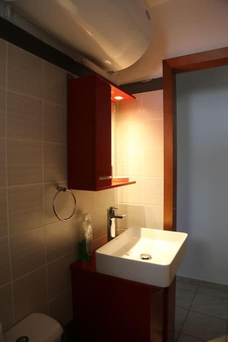 2Ndhome Peraía Екстериор снимка